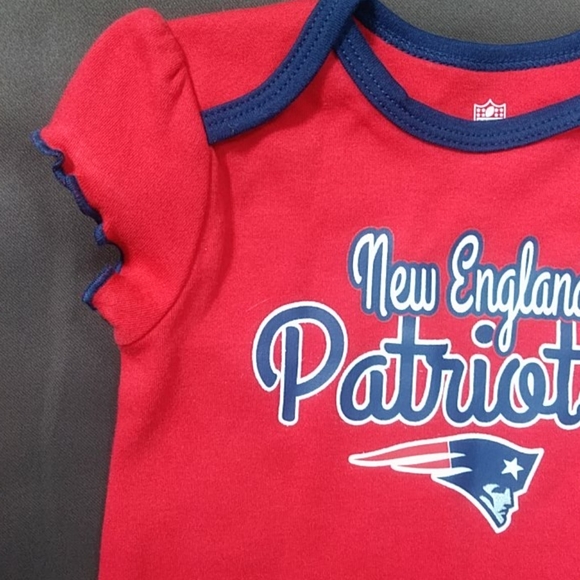 NWOT Baby Girls NFL 2 Pack Onsies - Picture 5 of 8